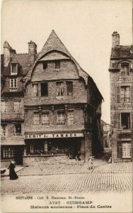 CPA GUINGAMP Maison Anciennes - Place du Centre (1166347)