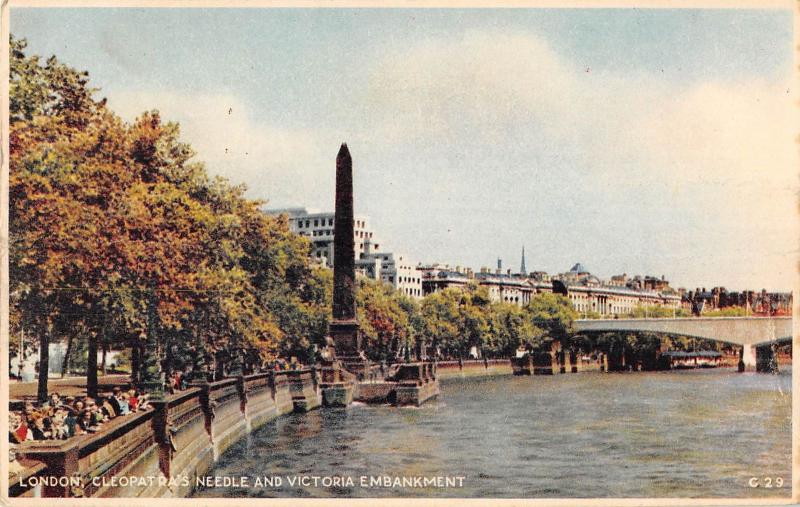 uk26308 cleopatra needle and victoria embankment london uk