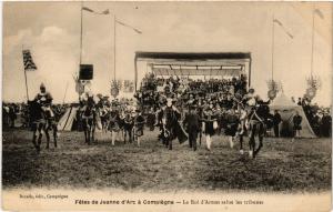 CPA Fetes de Jeanne d'Arc a COMPIEGNE-Le Roi d'Armes saine les tribune (291351)