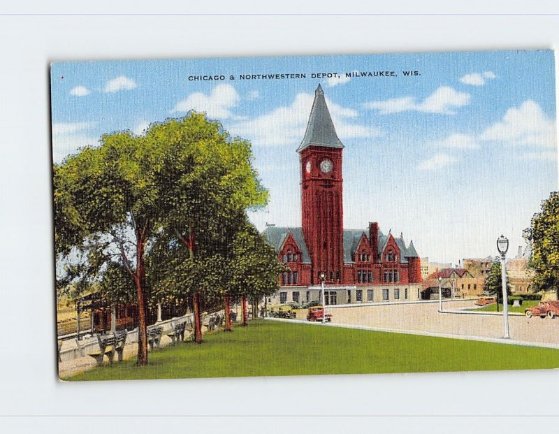 Postcard Chicago & Northwestern Depot, Milwaukee, Wisconsin