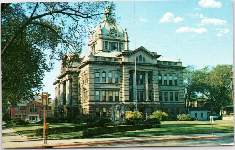 postcard Brown County Courthouse, Green Bay, Wisconsin