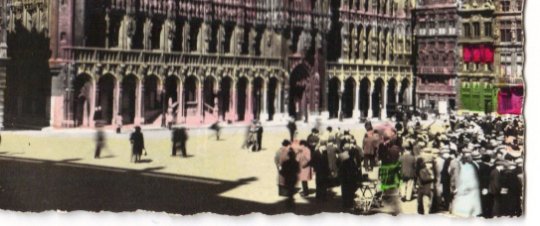 Real Photograph Postcard depicting the Hotel de Ville in the Grand Place (Grote