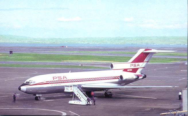 Pacific Southwest Airlines -Boeing 727 - Ready to Board