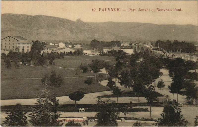 CPA Valence Parc Jouvet et Nouveau Pont FRANCE (1091686)