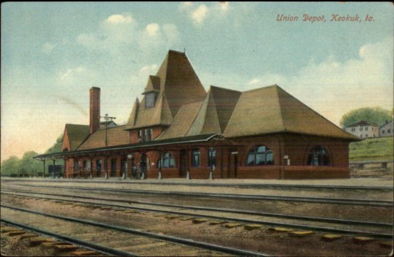 Keokuk IA Union RR Train Depot Station c1910 Postcard