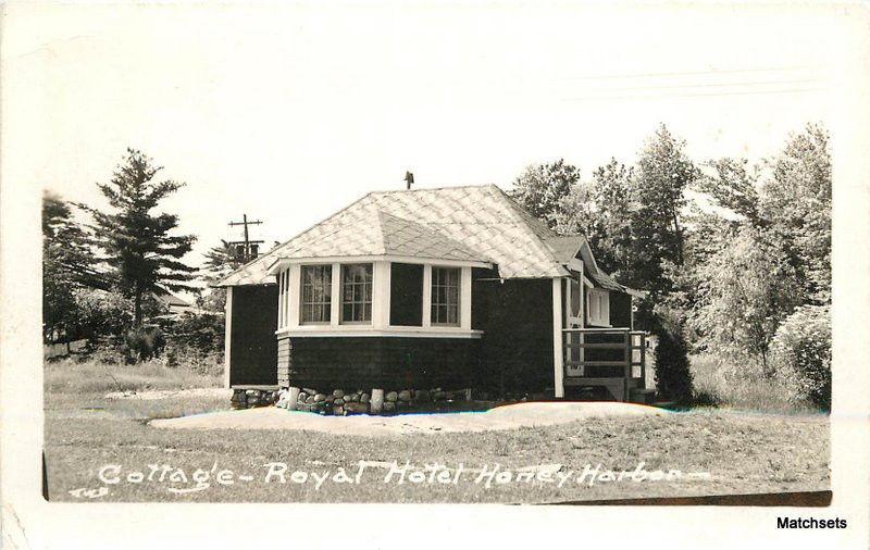 1940's Cottage Royal Hotel HONEY HARBOR ONTARIO CANADA RPPC postcard 9708