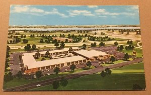 UNUSED POSTCARD HOLIDAY INN, 3100 SOUTH 31ST STREET, EAST SPRINGFIELD, ILL