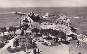 France Biarritz Vue sur le Rocher de la Vierge et le Monument aux Morts 1950 ...