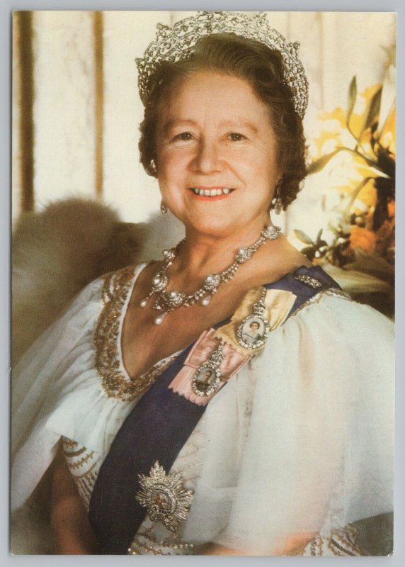 Famous People~UK~Queen Elizabeth~Queen Mother~Continental Postcard