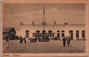 Netherlands Gouda Station Vintage Postcard C159