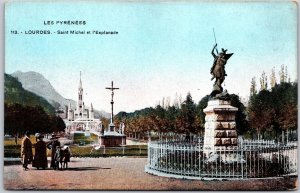 LES PYRENEES Saint Michel et l'Espalnade Lourdes France Monument Statue Postcard