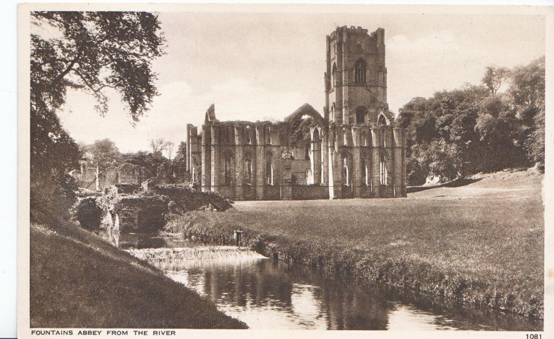 Yorkshire Postcard - Fountains Abbey from The River      ZZ3463