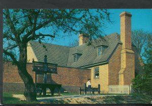 America Postcard - The Public Gaol, Williamsburg, Virginia    T9128