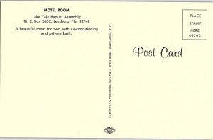 Postcard BUILDING SCENE Leesburg Florida FL AI7143