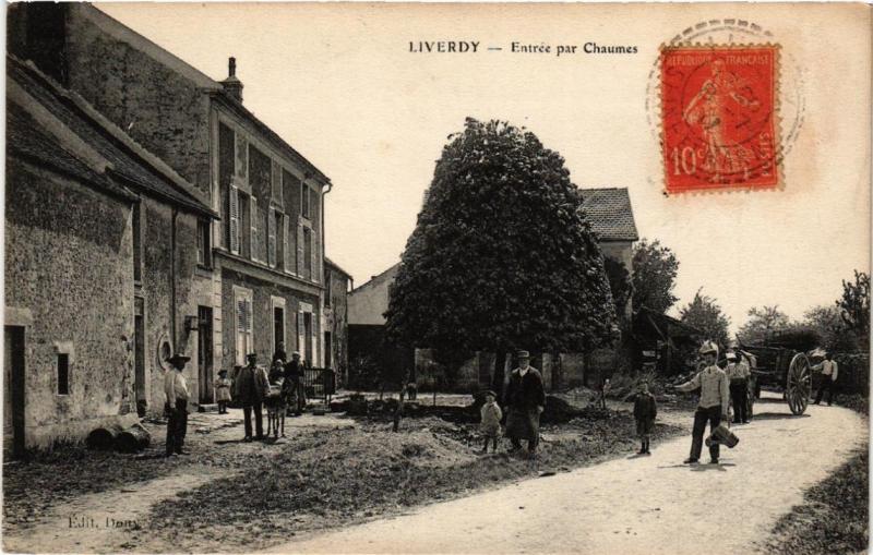 CPA LIVERDY Entrée par CHAUMES. (509781)