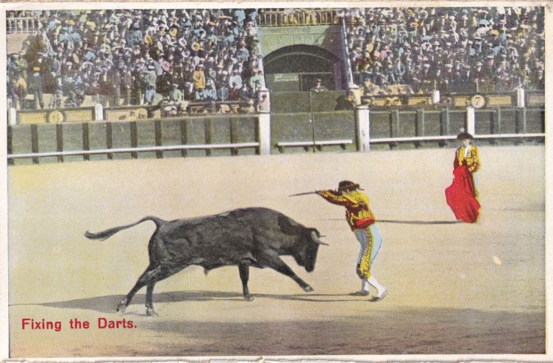 Fixing The Darts Fun Bullfight Bullfighting Antique Spanish Postcard Europe Spain Other