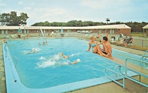 Seekonk MA Esquire Motel Busy Swimming Pool Postcard