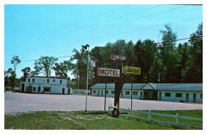 Postcard GAS STATION SCENE Barrie Ontario ON AU4423