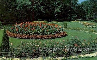 Potter Park Formal Garden in Lansing, Michigan