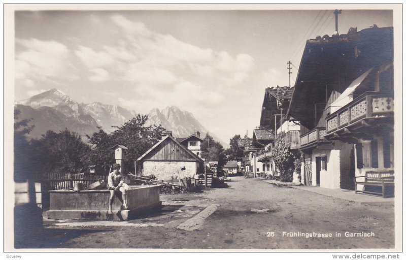 RP; Fruhiingstrasse in Garmisch, Bavaria, Germany, 10-20s