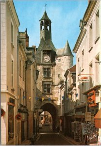 Postcard France - Amboise - La Rue Nationale and clock tower