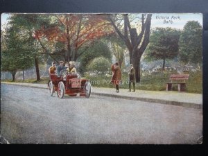 Somerset: BATH Victoria Park showing Old Car - Old Postcard