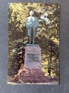 Mark Twain Statue Riverview Park Hannibal MO Chrome Postcard H2280080219