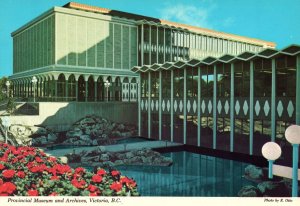 CONTINENTAL SIZE POSTCARD PROVINCIAL MUSEUM AND ARCHIVES BUILDING VICTROIA B.C.