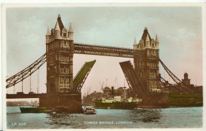 London Postcard - Tower Bridge - Real Photograph   ZZ1236