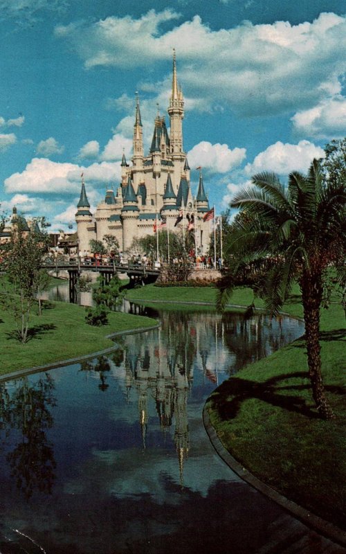 California -Disneyland - Cinderella's Castle - Gateway to Fantasyland - ...