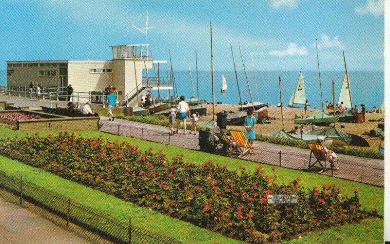 Sussex Postcard - The Sailing Club - Bexhill on Sea - Ref TZ5795