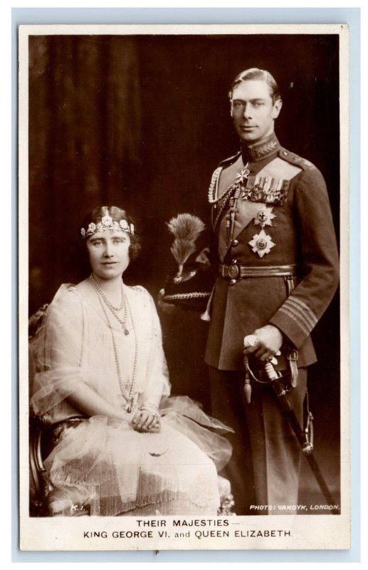 c1940 RPPC Their Majesties King George VI, Queen Elizabeth Vintage Postcard F6E