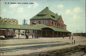 NEW LONDON CT Railroad Train Station Depot c1910 Postcard