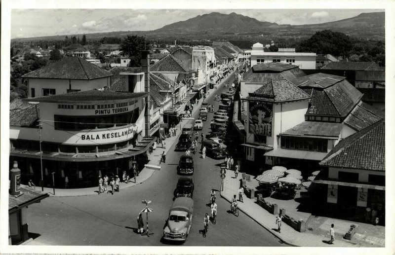 indonesia, JAVA BANDUNG, Jalan Braga, Ice Cream Palace Baltic, Car Truck (1950s)