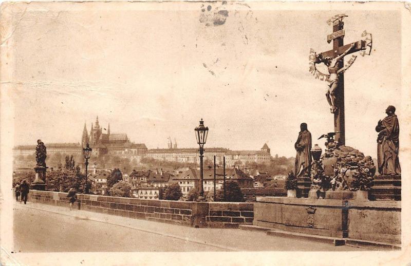 B13387 Praha Le croix sur le pont  czech republic