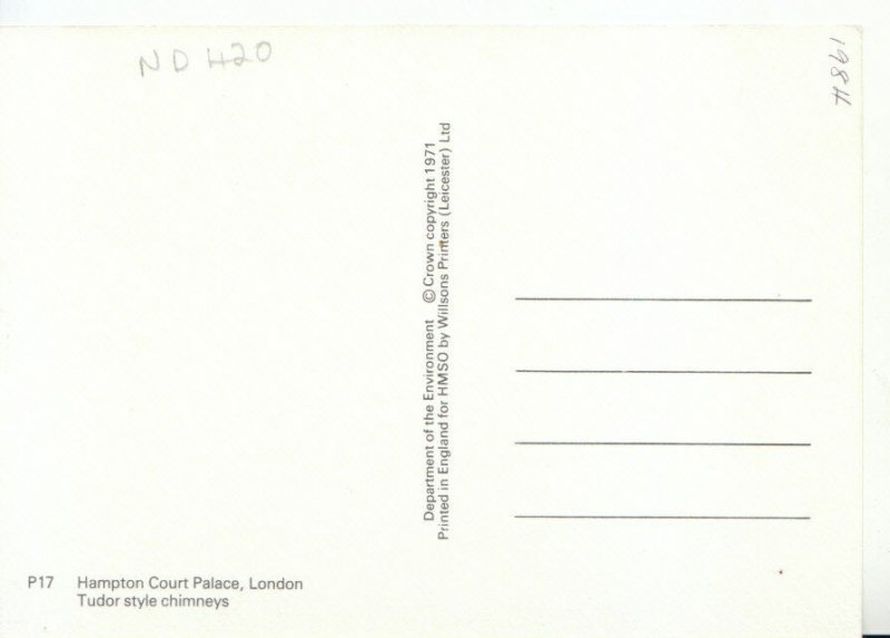 Middlesex Postcard - Hampton Court Palace - Tudor Style Chimneys - Ref 17612A