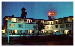 Postcard MOTEL SCENE Victoria British Columbia BC AU5316