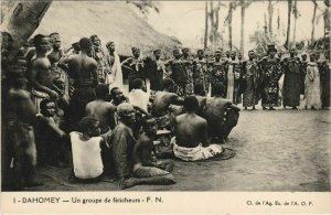 PC ETHNIC TYPES UNE GROUPE DE FETICHEURS DAHOMEY BENIN (A23563)