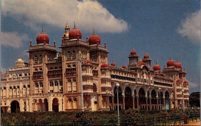 India Maharaja's Palace Mysore Vintage Postcard C024