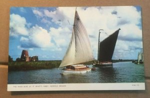 UNUSED  POSTCARD -  RIVER BURE AT ST. BENET'S ABBEY, NORFOLK BROADS, ENGLAND