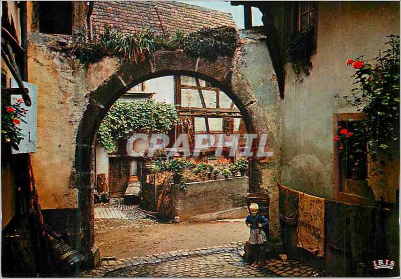 Modern Postcard Riquewihr (Haut Rhin) Alsace Picturesque Court of the Jews (1...