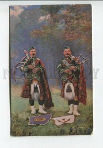 443374 UK Scottish soldiers with bagpipes in national uniform Vintage postcard