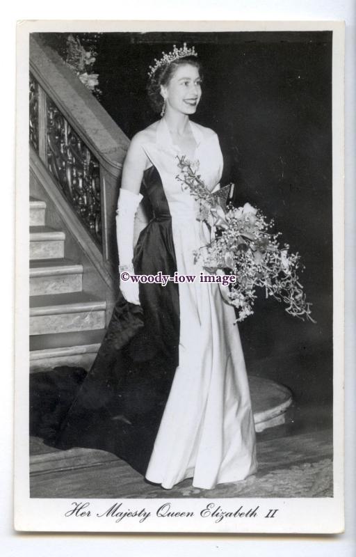 r3110 - Young Queen Elizabeth II in Evening Dress, No.114C - postcard - Tuck's