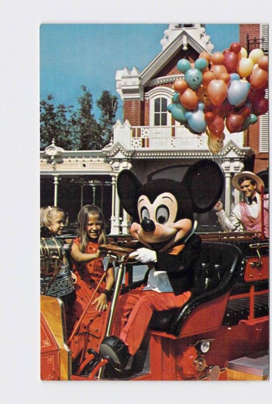 VINTAGE POSTCARD WALT DISNEY WORLD CHIEF FIREMOUSE ON FIRE ENGINE #3