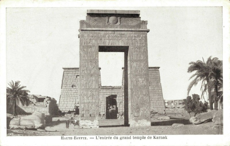 Egypt Haute Egypte L'entrée du grand temple de Karnak 04.03
