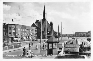 US3350 Netherlands Groningen J.C. Kapteynorug met W. van Doeve bike