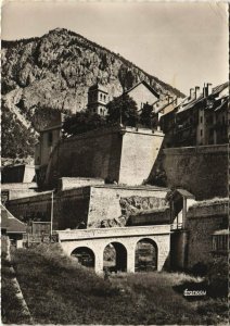 CPM BRIANCON La Porte d'Embrun et les Remparts (1206172)