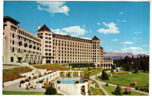 Chateau Lake Louise, Banff National Park, Canadian Rockies, Alberta, Pool