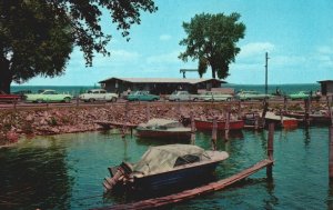 VINTAGE POSTCARD CLASSIC CARS LINED UP AT LAKE CHAMPLAIN FERRY CROSSING NEW YORK