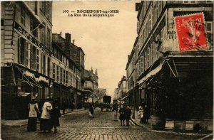 CPA ROCHEFORT-sur-MER - La Rue de la République (976151)